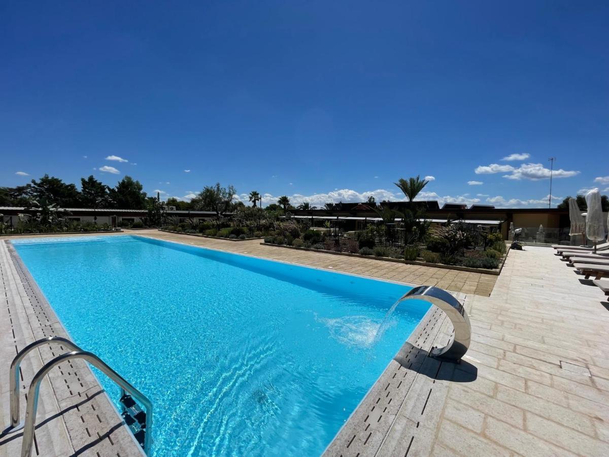 Valerio Resort Beach Club Маргерита ди Савоя Екстериор снимка