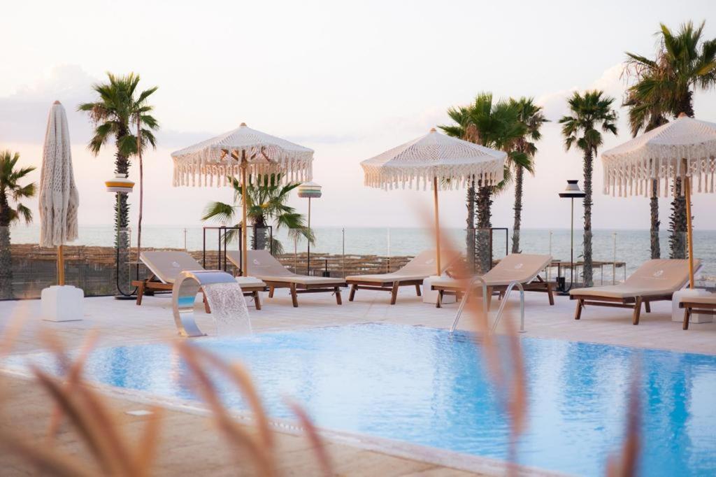 Valerio Resort Beach Club Маргерита ди Савоя Екстериор снимка
